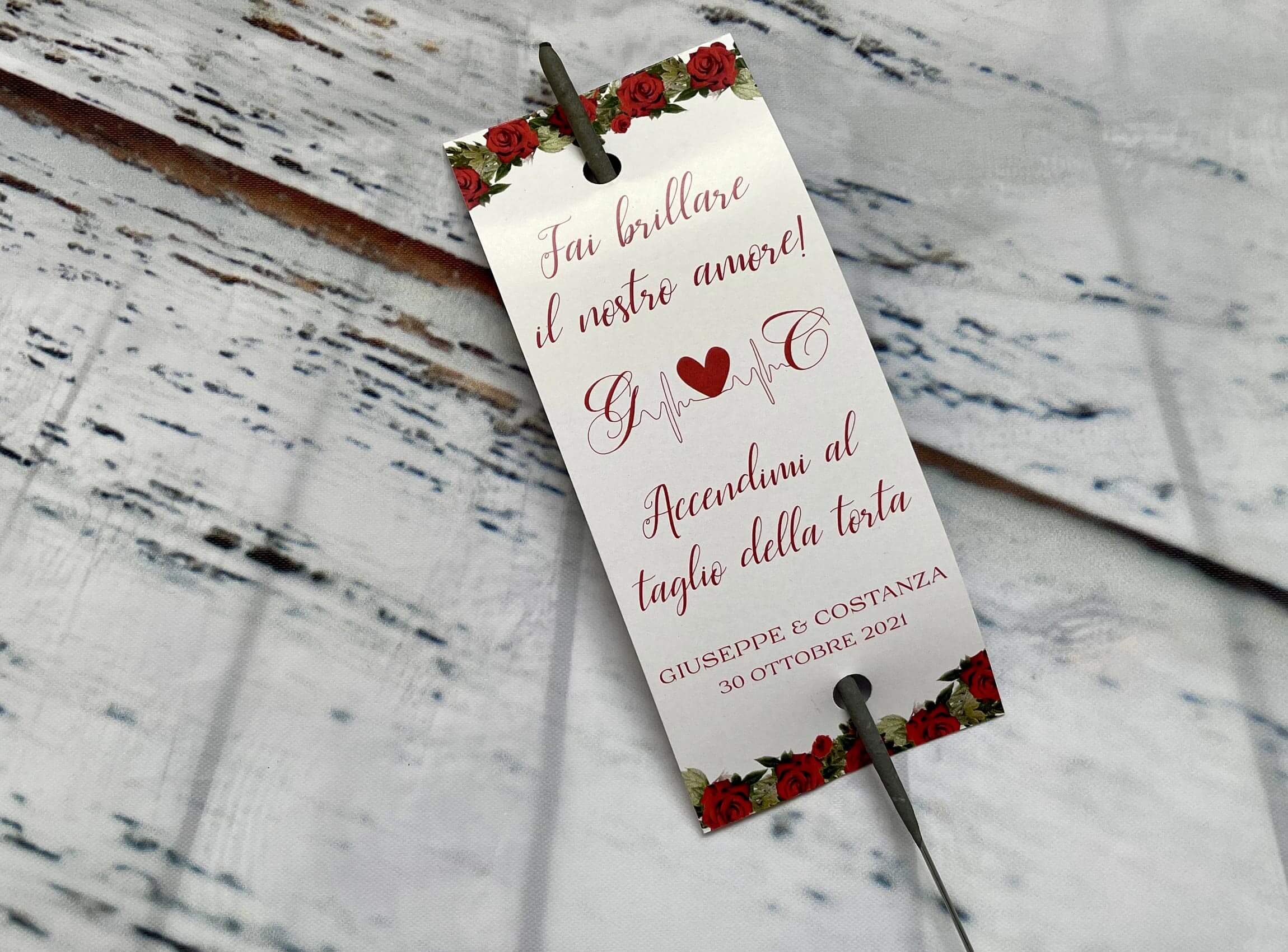Scintille Luminose con grafica floreale Rossa e logo con iniziali degli  Sposi (x 100-120-150-200 pezzi) - Simone Piccolo - Graphic & Wedding  Designer